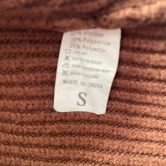 V-Neck Ribbed Knit Sweater - Rust - Picture 3 of 3